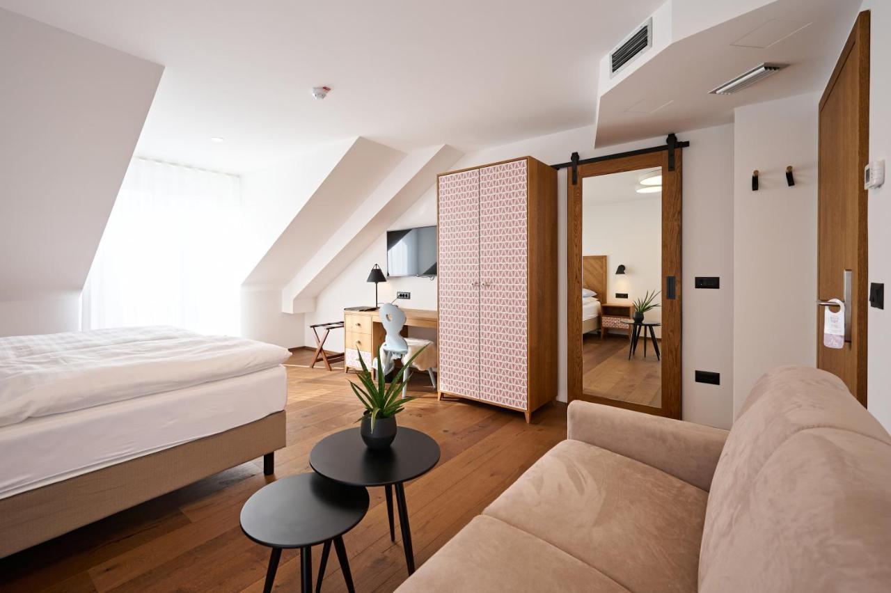 Hotel Hisa Ancka, Sencur - 3 Min To The Airport Esterno foto
