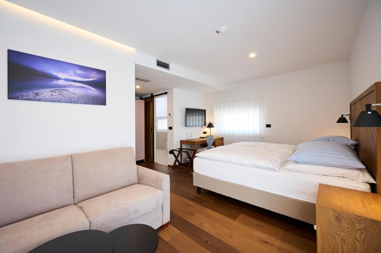 Hotel Hisa Ancka, Sencur - 3 Min To The Airport Esterno foto