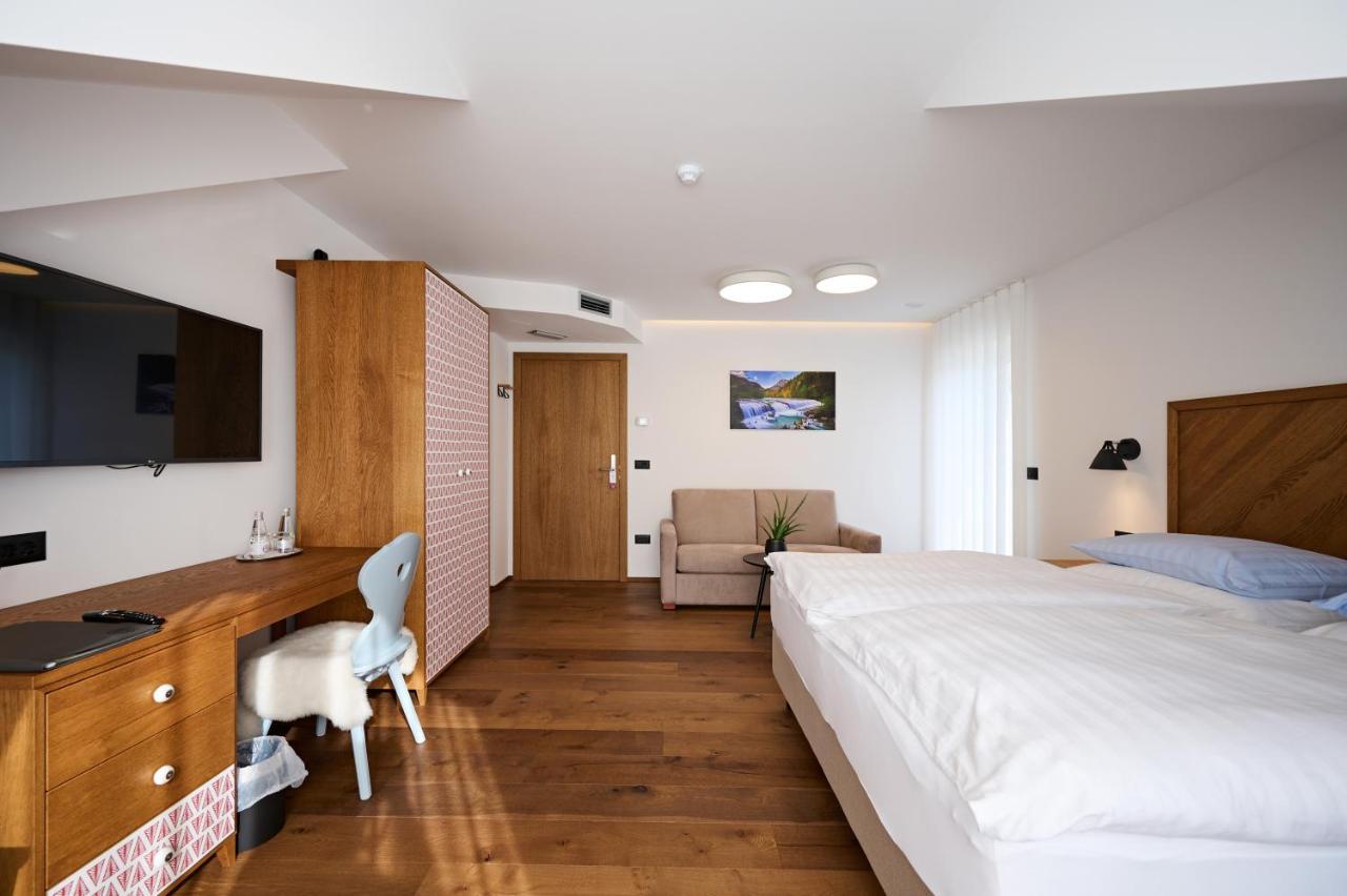 Hotel Hisa Ancka, Sencur - 3 Min To The Airport Esterno foto