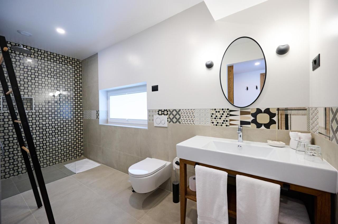 Hotel Hisa Ancka, Sencur - 3 Min To The Airport Esterno foto