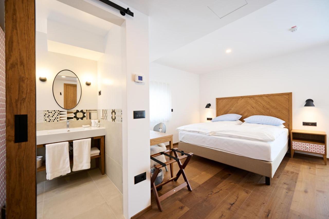 Hotel Hisa Ancka, Sencur - 3 Min To The Airport Esterno foto