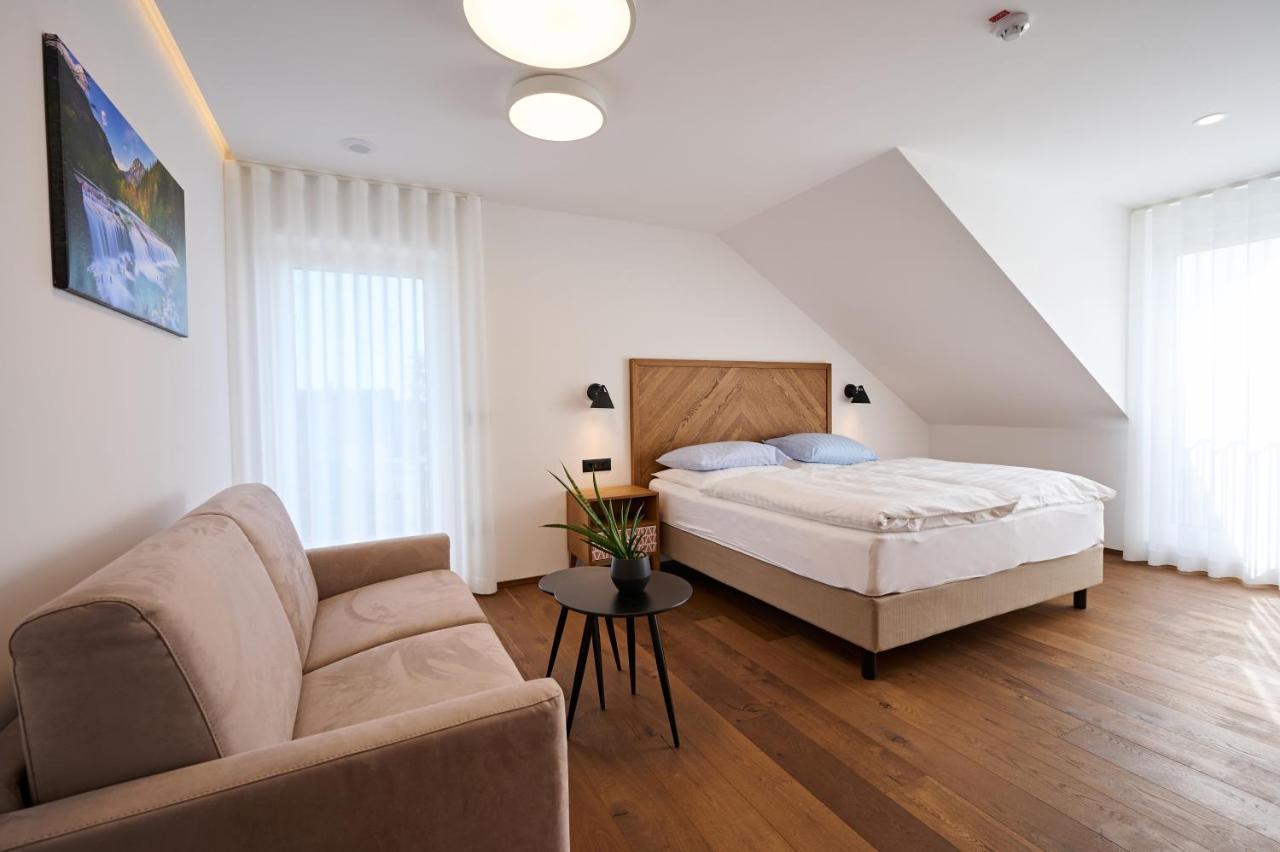 Hotel Hisa Ancka, Sencur - 3 Min To The Airport Esterno foto